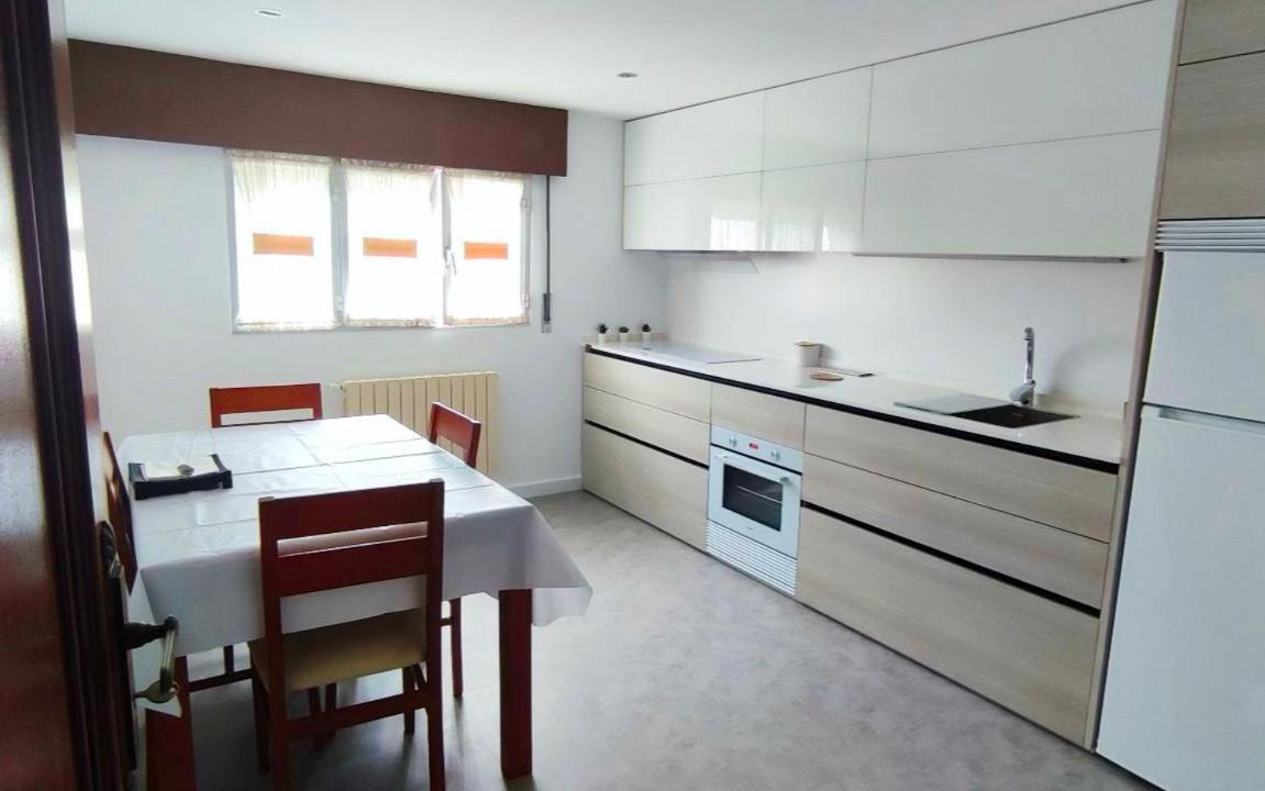 Acogedor Atico Cerca Del Mar By Bebalmy Apartment O Grove Exterior foto